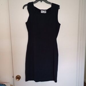 Elegant Black Sleeveless Midi Dress